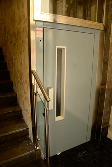 Instalación de ascensor salvaescaleras en Hernani (Gipuzkoa)
