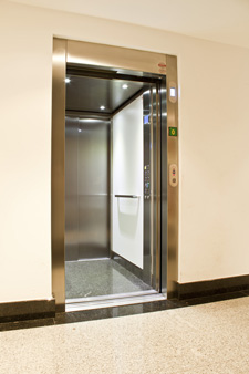 Instalación de ascensores en Irún, Gipuzkoa